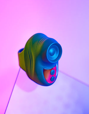 Love to Love Kisscool Tapping Finger Vibrator Iridescent Green Vibrators - Finger & Tongue Buy in Singapore LoveisLove U4Ria