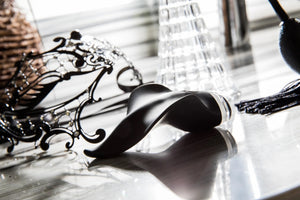 Clandestine Devices Mimic Vibrating Clit Massager Black