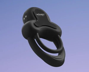 Honey Play Box Anello App-Controlled Vibrating Double Cock Ring with Clitoral Stimulator