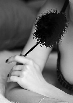 Shots Ouch! Black & White Feather Tickler Black
