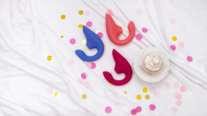 Womanizer Blend Clitoral and G-Spot Dual Stimulation Vibrator Buy in Singapore LoveisLove U4Ria