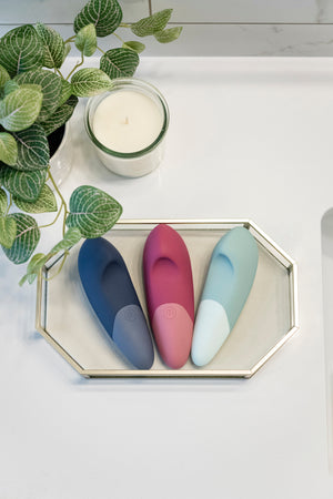 Womanizer Vibe Lay on Vibrator With New UltraWave Vibration Buy in Singapore LoveisLove U4Ria