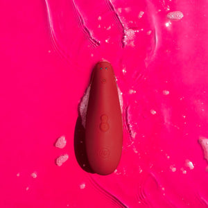 Womanizer Marilyn Monroe Limited Edition Classic 2 Clitoral Suction Vibrator love is love buy sex toys in singapore u4ria loveislove